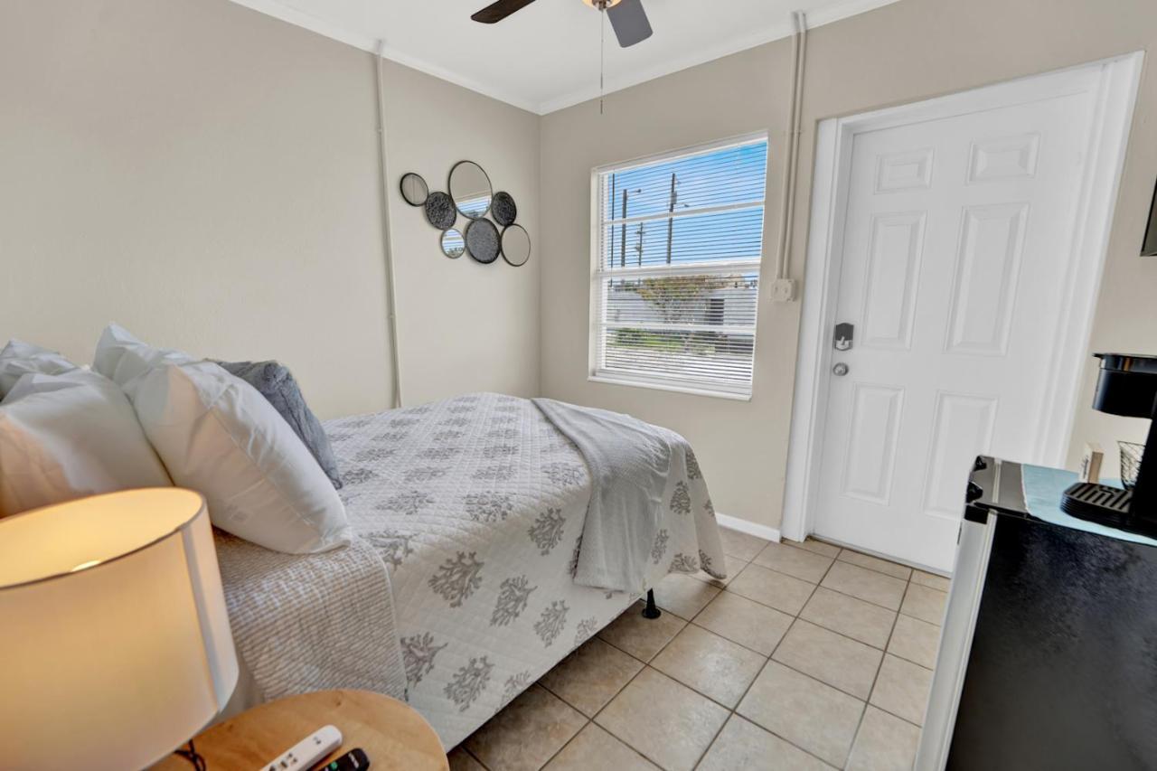 Sea Foam Suites Lower Grand Lagoon Bagian luar foto