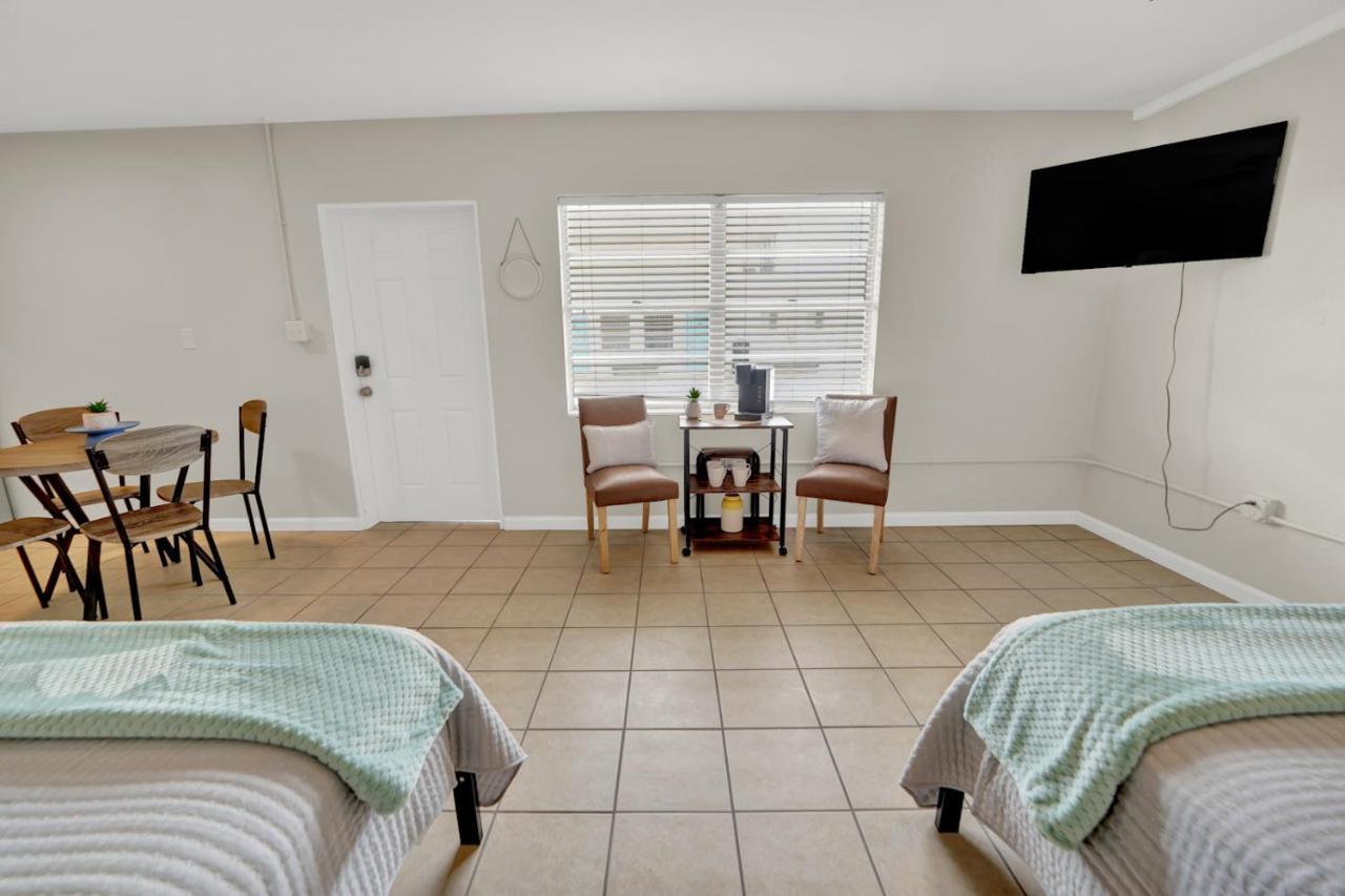 Sea Foam Suites Lower Grand Lagoon Bagian luar foto